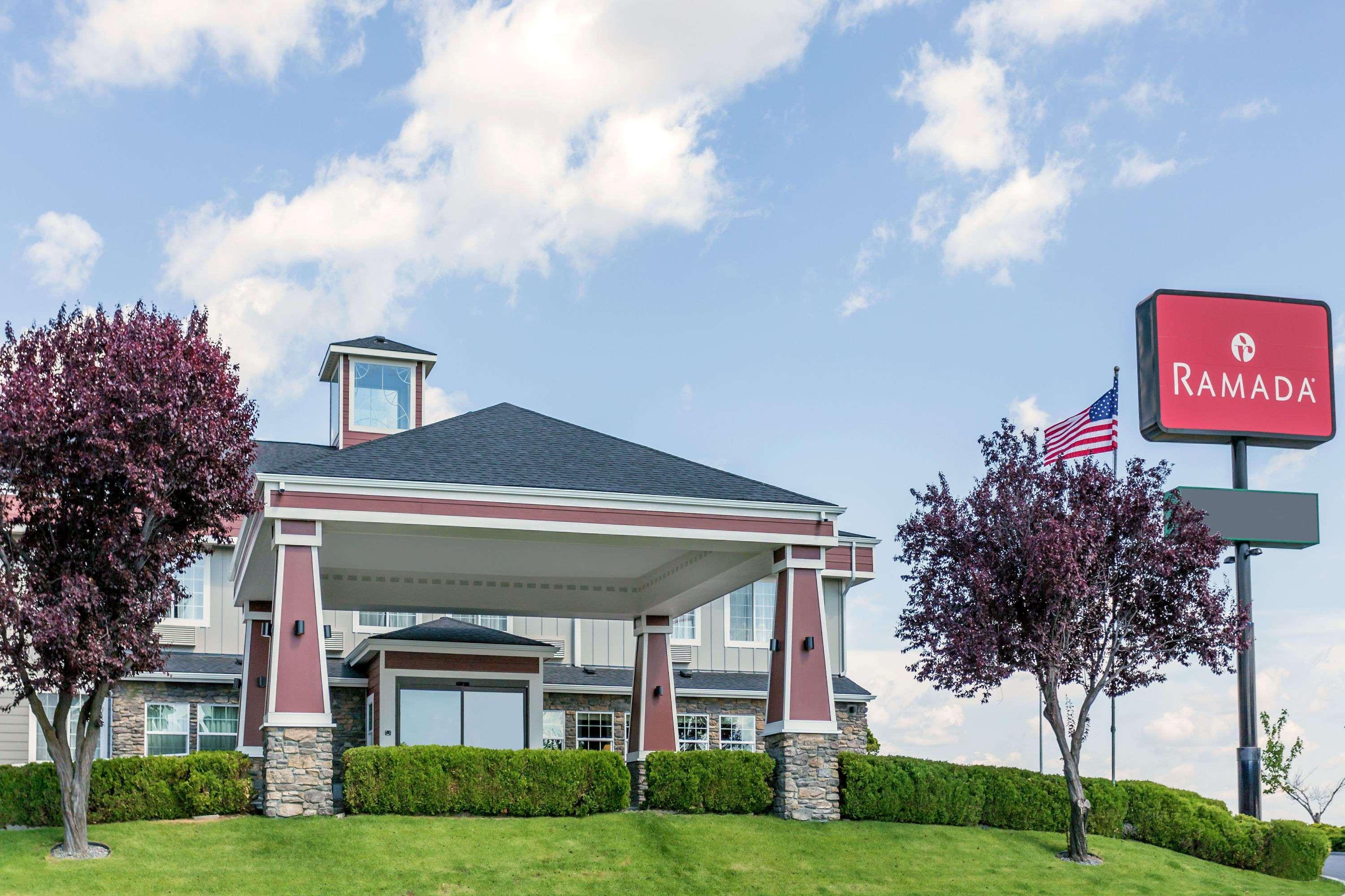 Ramada By Wyndham Moses Lake Dış mekan fotoğraf
