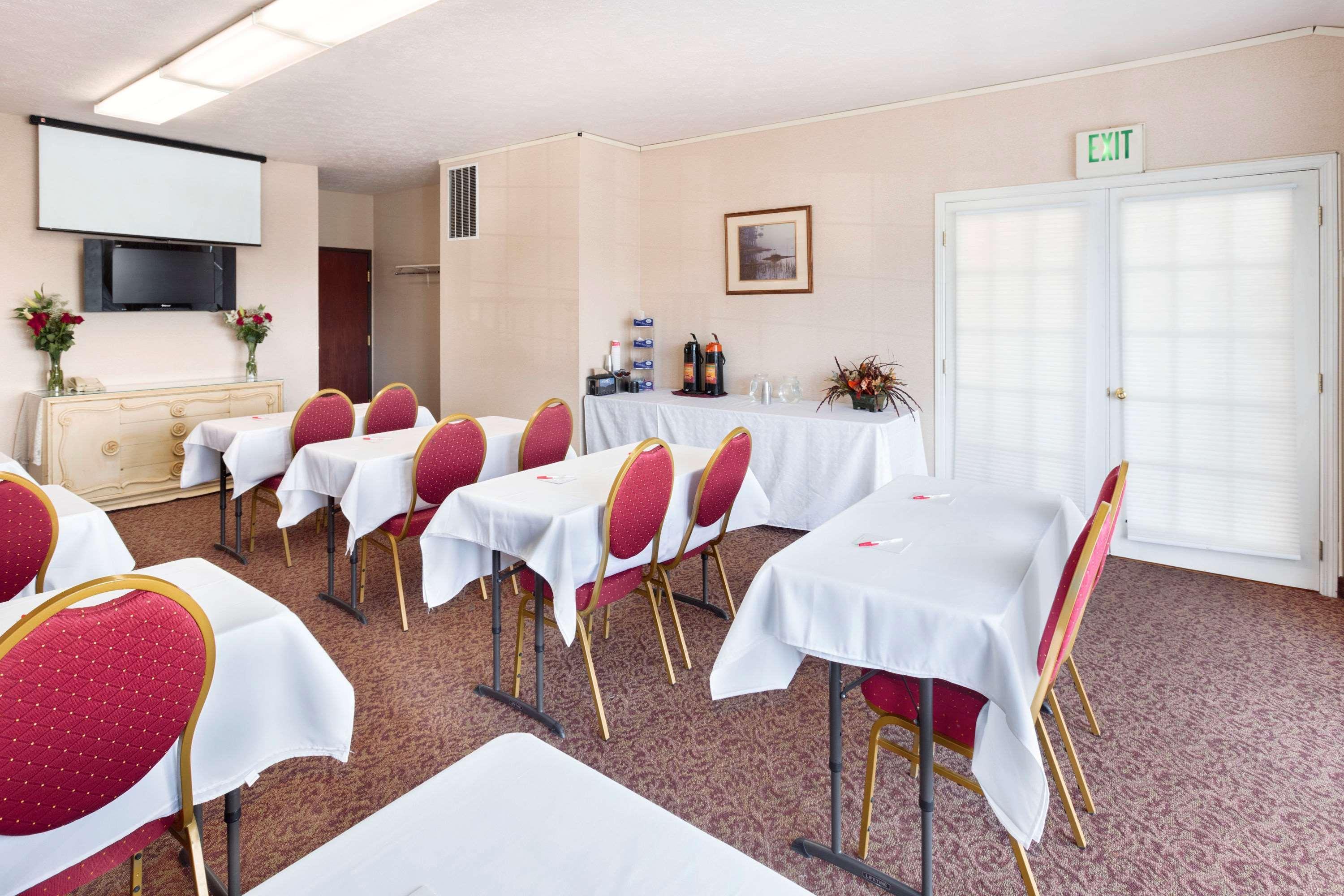 Ramada By Wyndham Moses Lake Dış mekan fotoğraf